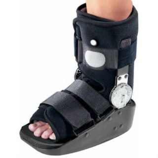 Donjoy MaxTrax ROM Air Ankle Walke1